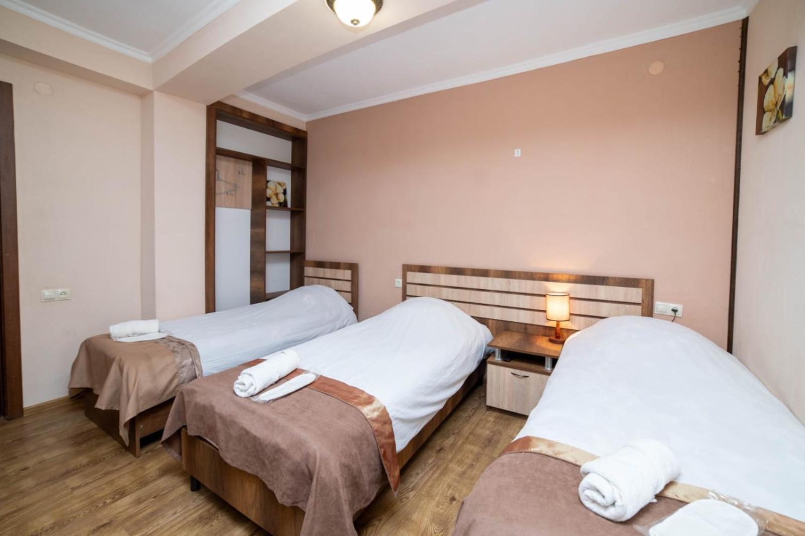Guest House Kavkasioni 33 Telavi Ngoại thất bức ảnh