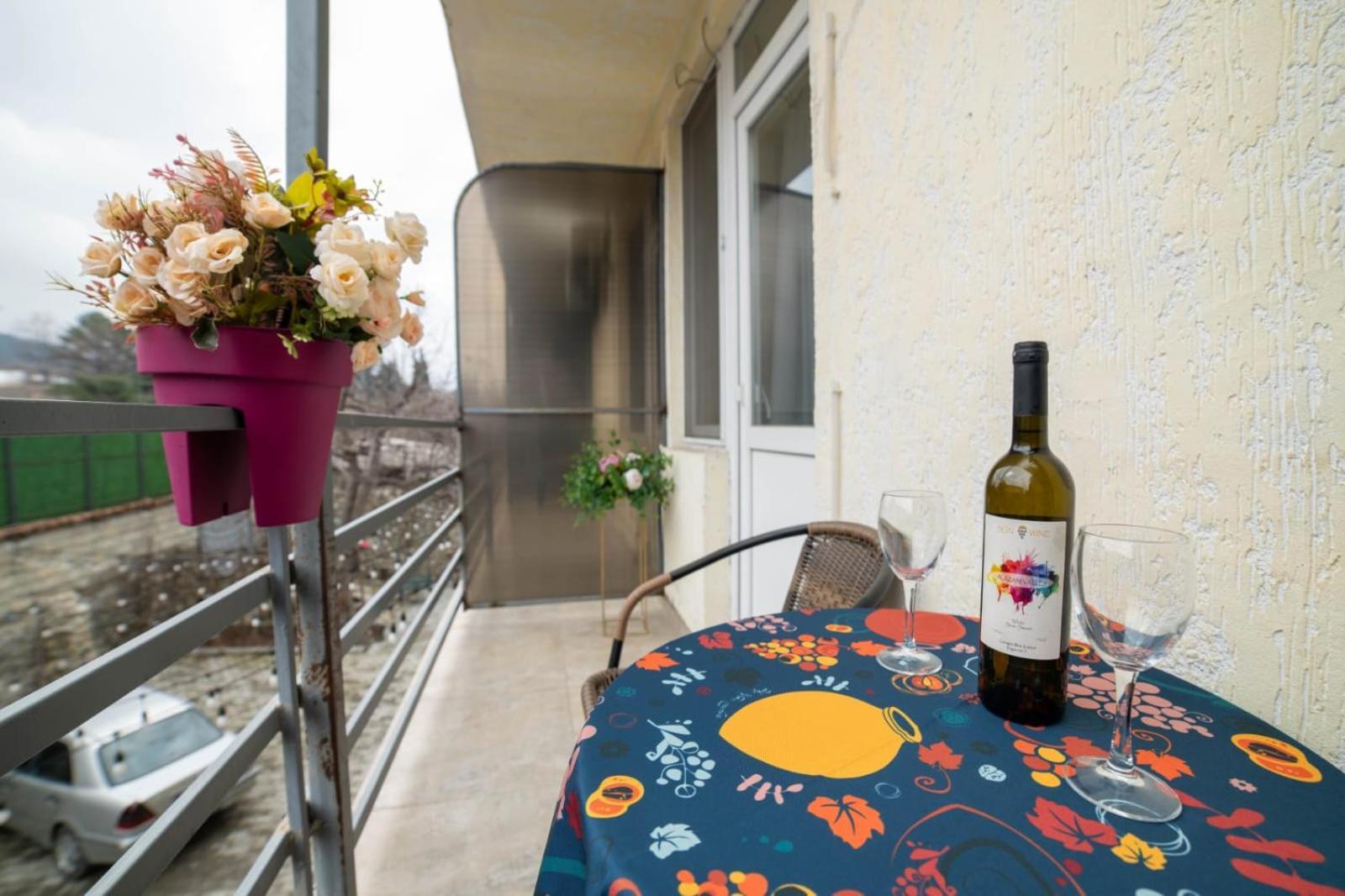 Guest House Kavkasioni 33 Telavi Ngoại thất bức ảnh