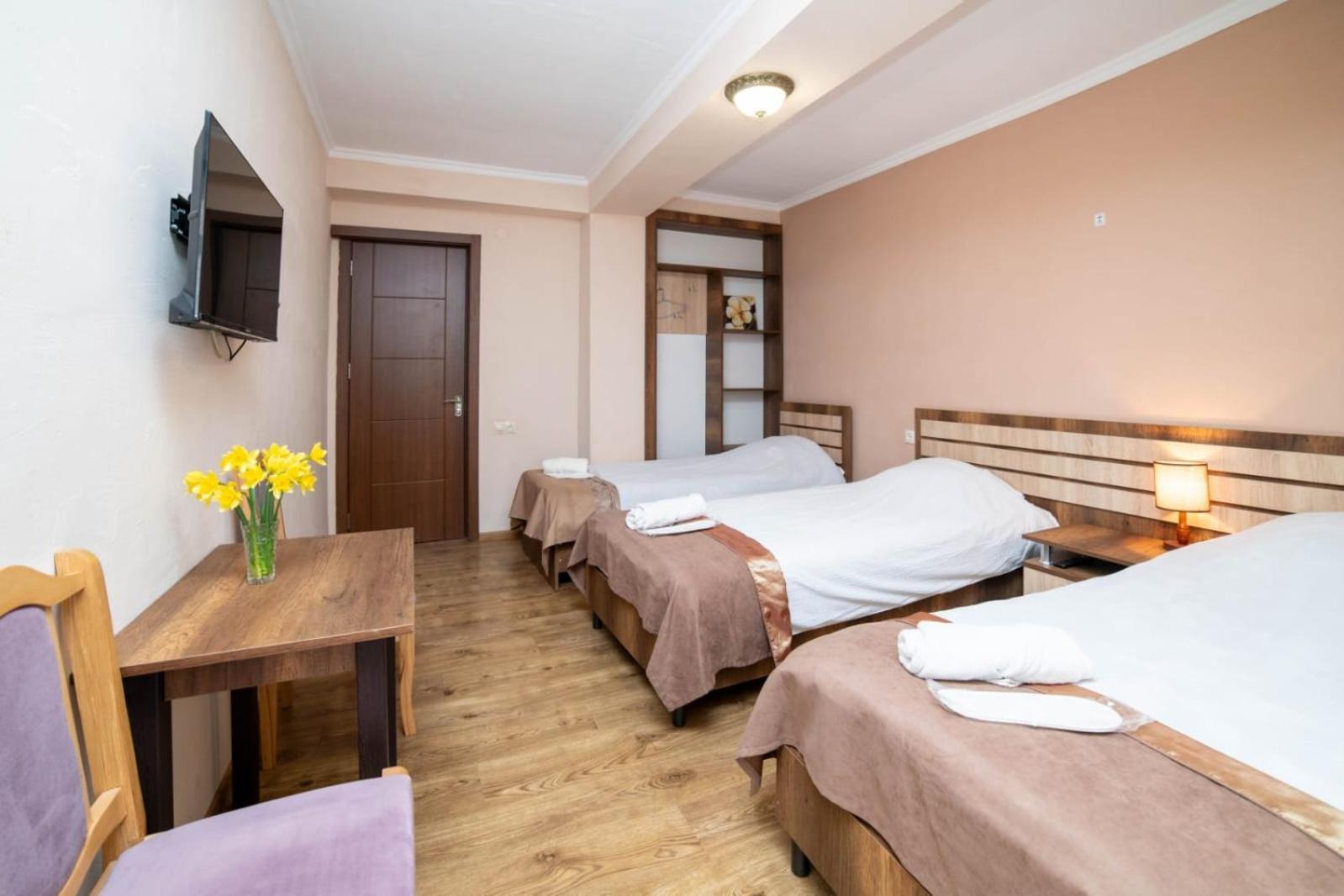 Guest House Kavkasioni 33 Telavi Ngoại thất bức ảnh